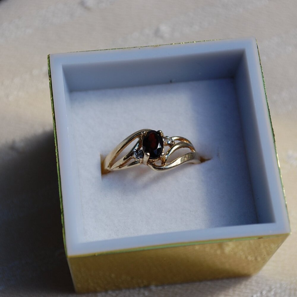 Vintage 10k Gold Oval Garnet and Diamond Bypass Ring Size 7 - Picture 9 of 13